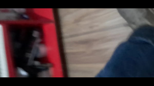 Pediu uma cena com 99% Anal e só 1% na bucetinha.